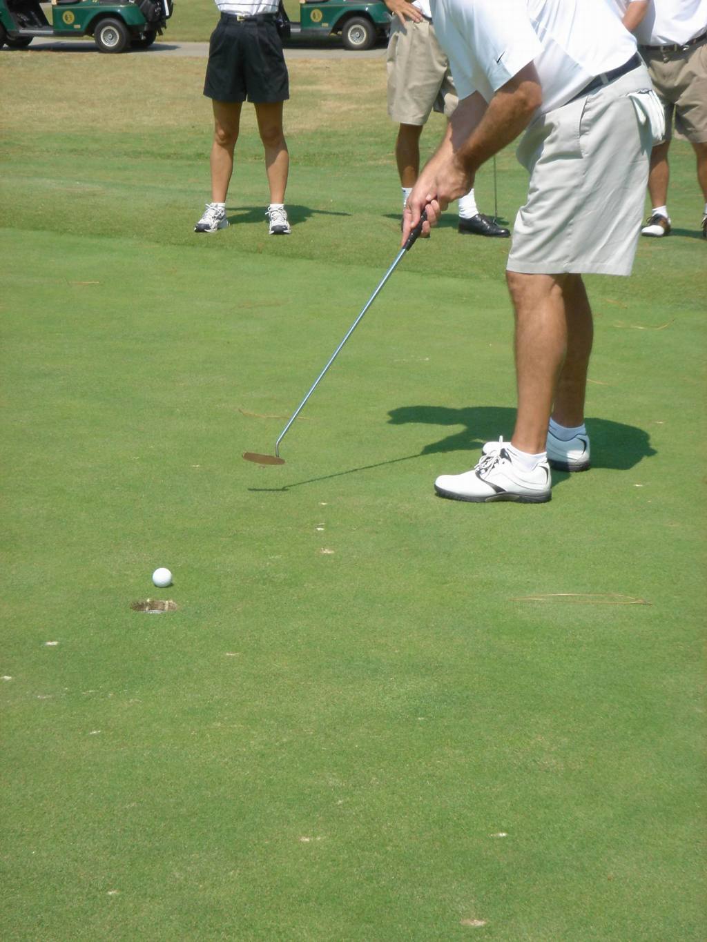 2005/09(Sept)/03(Pinehurst)/04(Round-3)/1024x768_2005-09-10-43-Round3-Course5.JPG