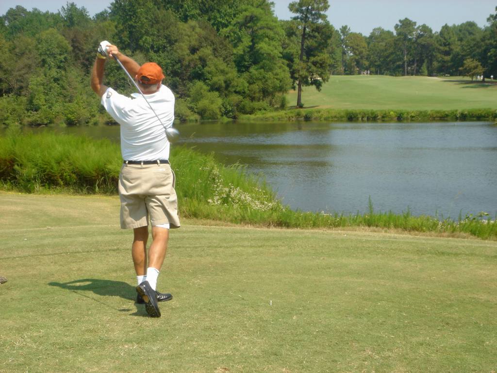 2005/09(Sept)/03(Pinehurst)/04(Round-3)/1024x768_2005-09-10-52-Round3-Course5.JPG