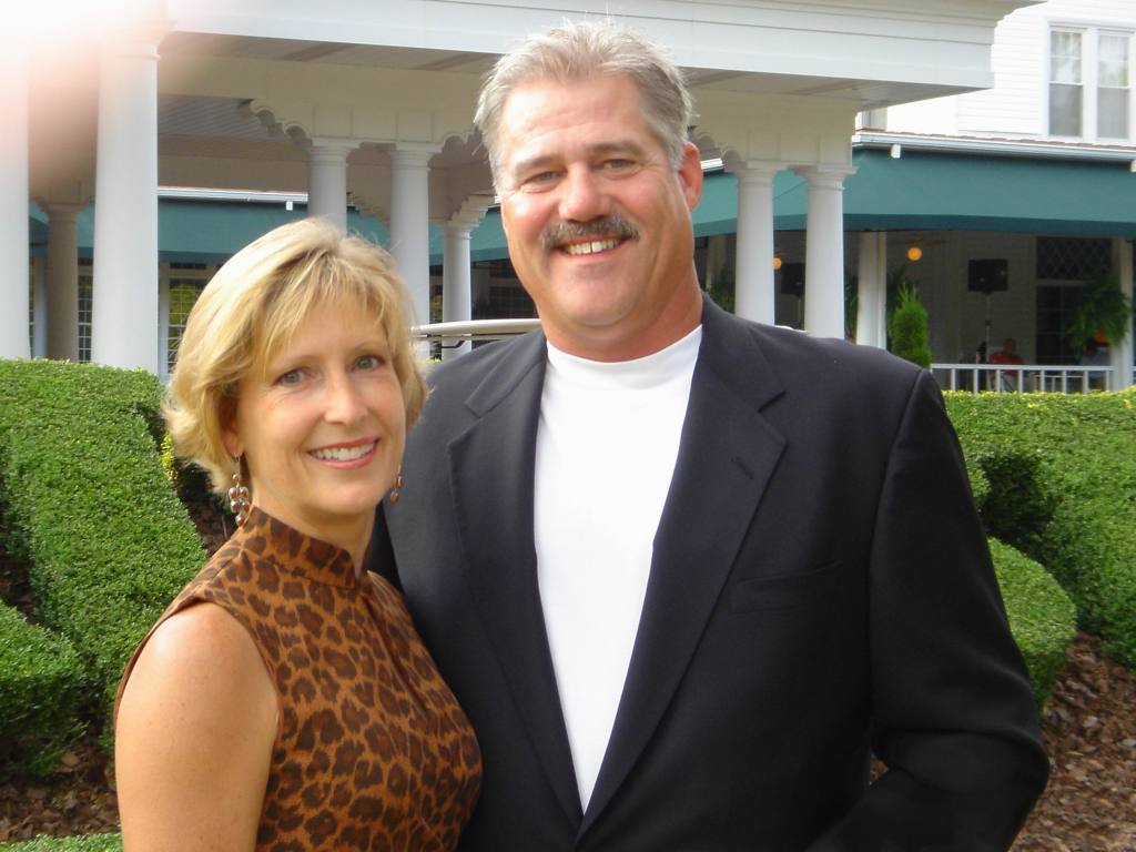 2005/09(Sept)/03(Pinehurst)/04(Round-3)/1024x768_2005-09-10-74-Awards-Evening.JPG