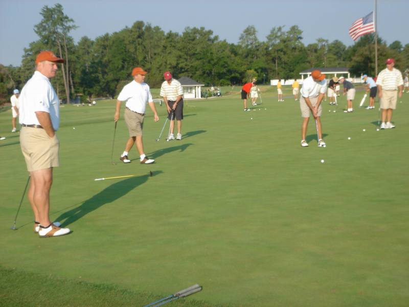 2005/09(Sept)/03(Pinehurst)/04(Round-3)/800x600_2005-09-10-01-Round3-Course5.JPG