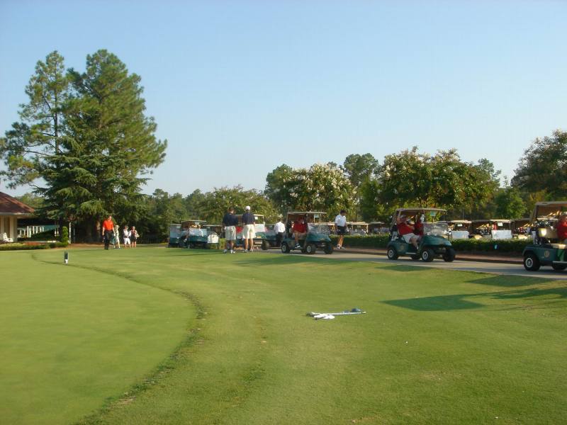 2005/09(Sept)/03(Pinehurst)/04(Round-3)/800x600_2005-09-10-02-Round3-Course5.JPG