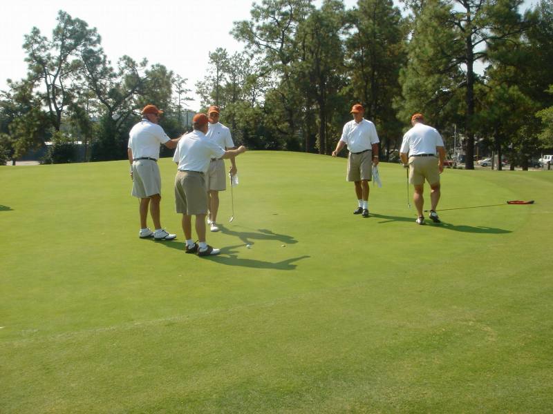 2005/09(Sept)/03(Pinehurst)/04(Round-3)/800x600_2005-09-10-25-Round3-Course5.JPG