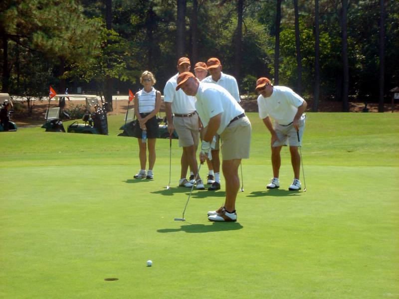 2005/09(Sept)/03(Pinehurst)/04(Round-3)/800x600_2005-09-10-32-Round3-Course5.JPG