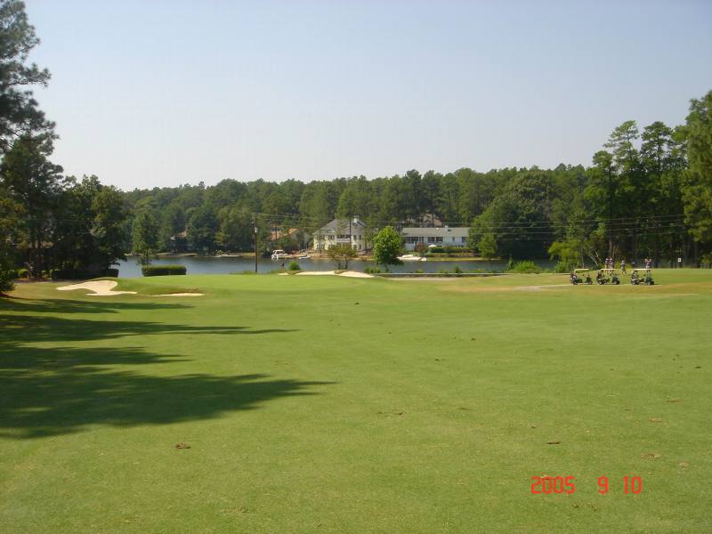 2005/09(Sept)/03(Pinehurst)/04(Round-3)/800x600_2005-09-10-42-Round3-Course5.JPG