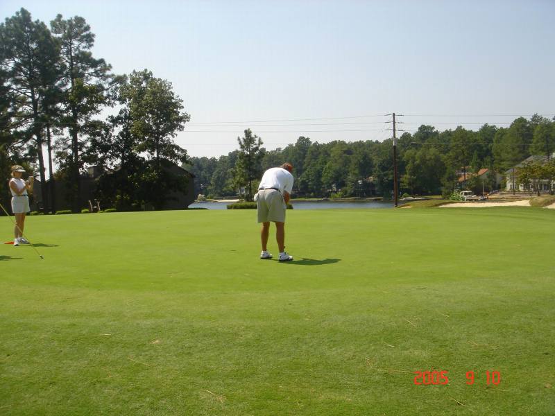 2005/09(Sept)/03(Pinehurst)/04(Round-3)/800x600_2005-09-10-47-Round3-Course5.JPG