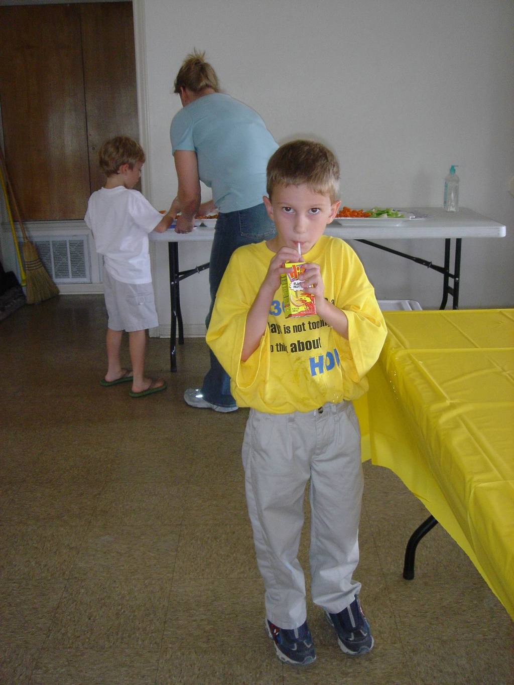 2005/10(Oct)/01(Chance-6thBD)/1024x768_2005-10-02-Chance-6thBD-Magic-08.JPG