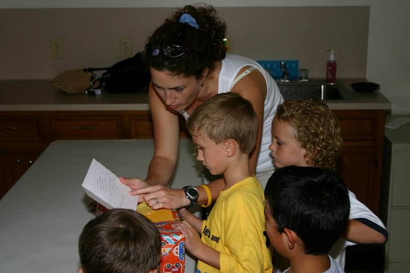 2005/10(Oct)/01(Chance-6thBD)/800x600_2005-10-02-Chance-6thBD-Magic-06.JPG
