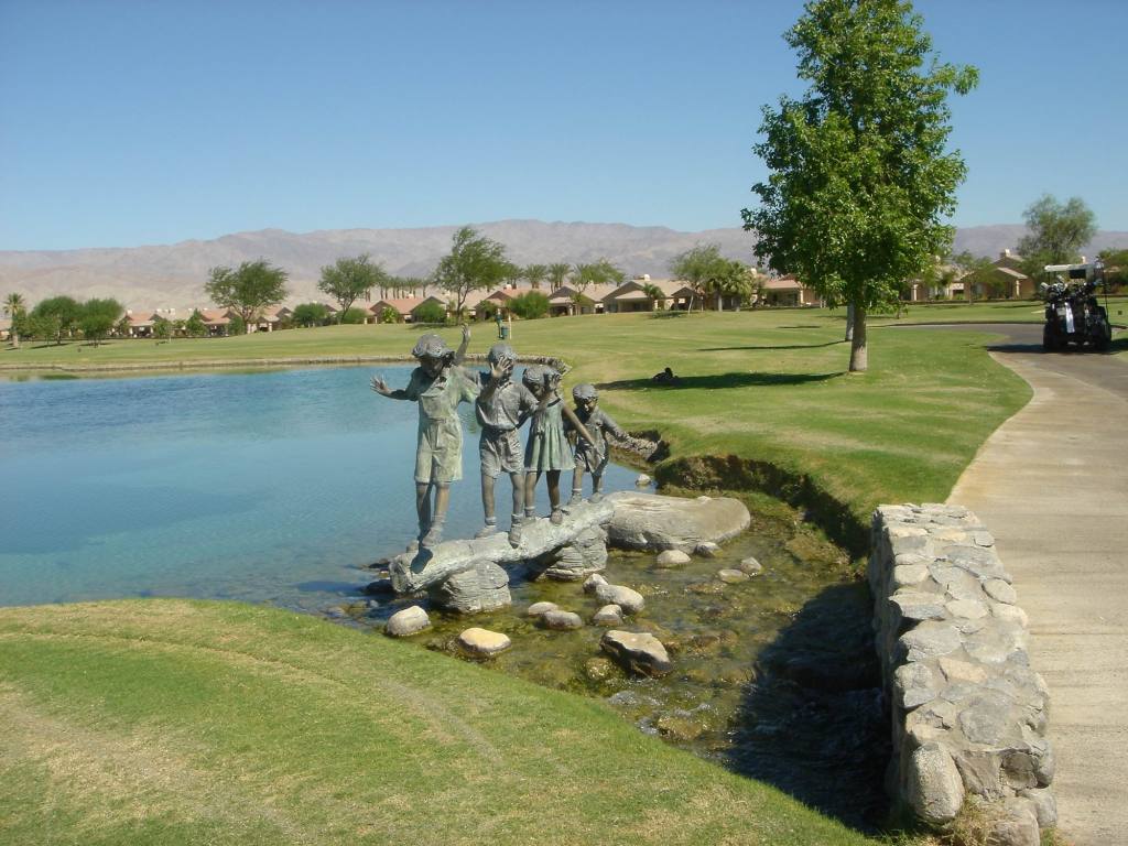 2005/10(Oct)/02(Golf-Palm-Desert)/1024x768_2005-10-06-16-Indian-Springs.JPG