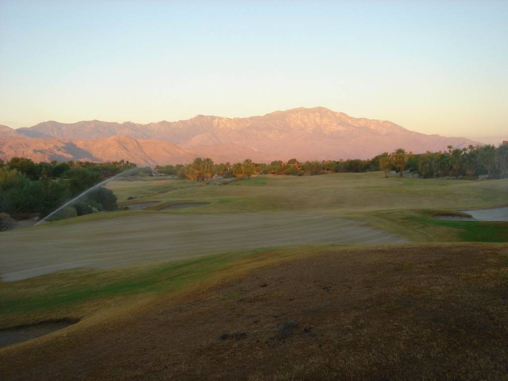 2005/10(Oct)/02(Golf-Palm-Desert)/1024x768_2005-10-08-26-Desert-Willow-Morning-Walk.JPG