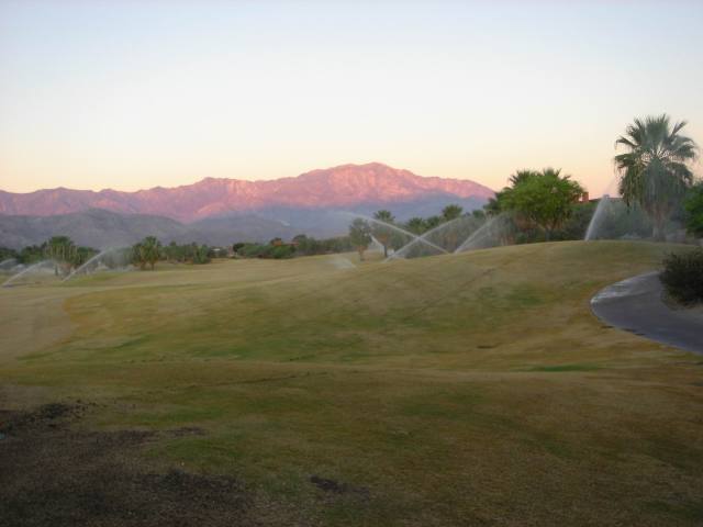 2005/10(Oct)/02(Golf-Palm-Desert)/640x480_2005-10-05-07-Desert-Willow-Condo-Course.JPG