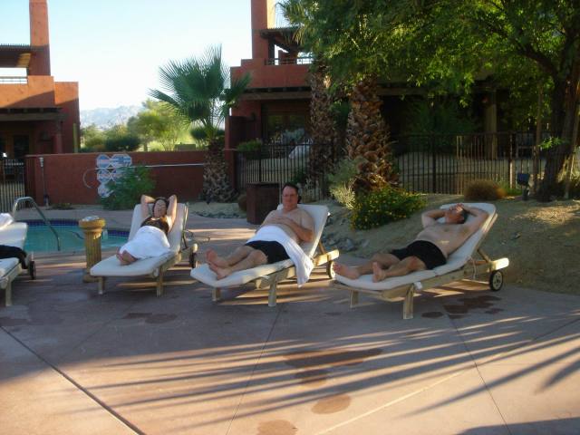 2005/10(Oct)/02(Golf-Palm-Desert)/640x480_2005-10-07-22-Pool.JPG