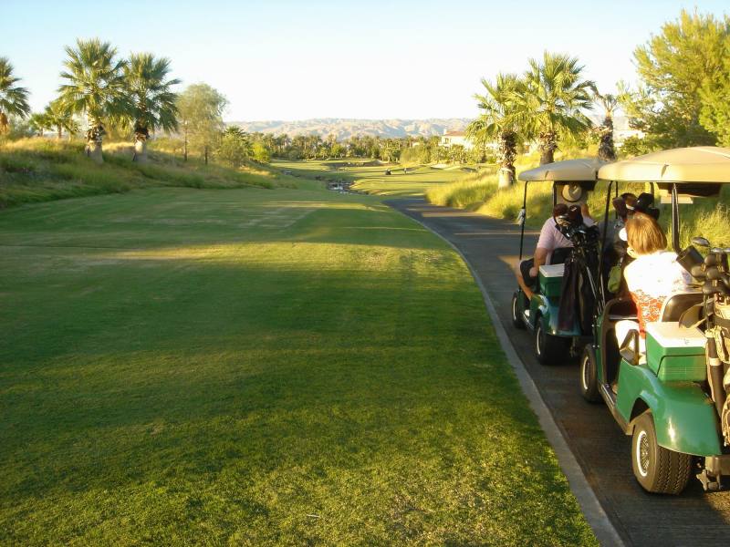 2005/10(Oct)/02(Golf-Palm-Desert)/800x600_2005-10-06-11-Indian-Springs.JPG