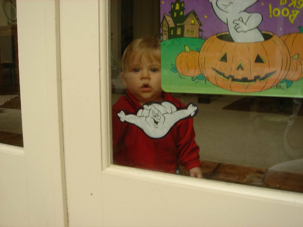 2005/10(Oct)/03(Ian)/1024x768_2005-10-28-10-Ian-7-months.JPG