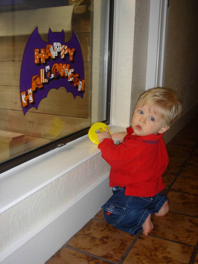 2005-10-28-14-Ian-7-months.JPG