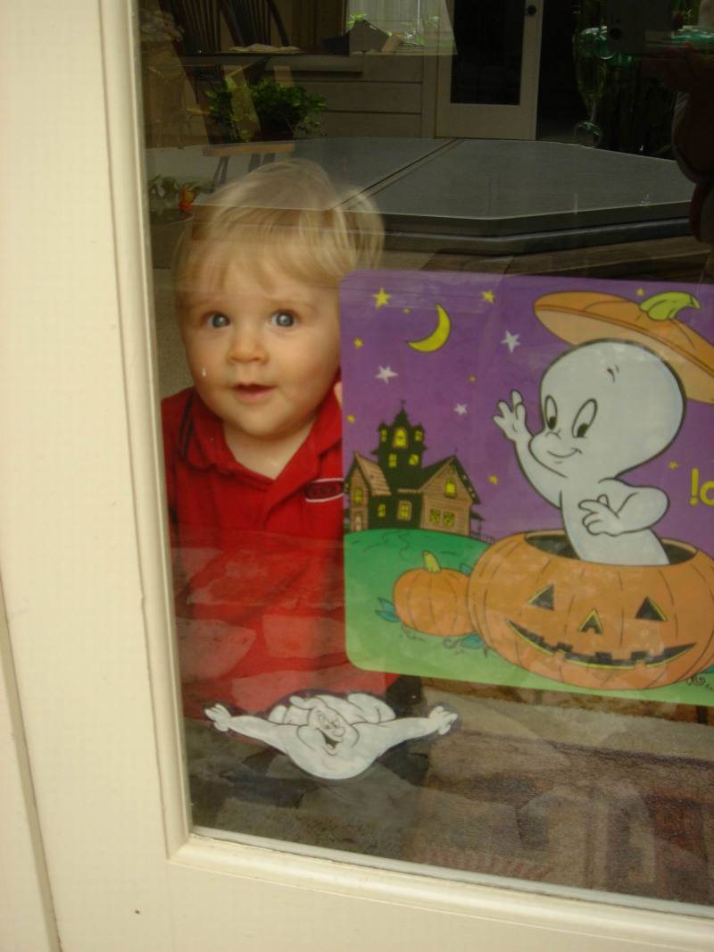 2005/10(Oct)/03(Ian)/800x600_2005-10-28-12-Ian-7-months.JPG