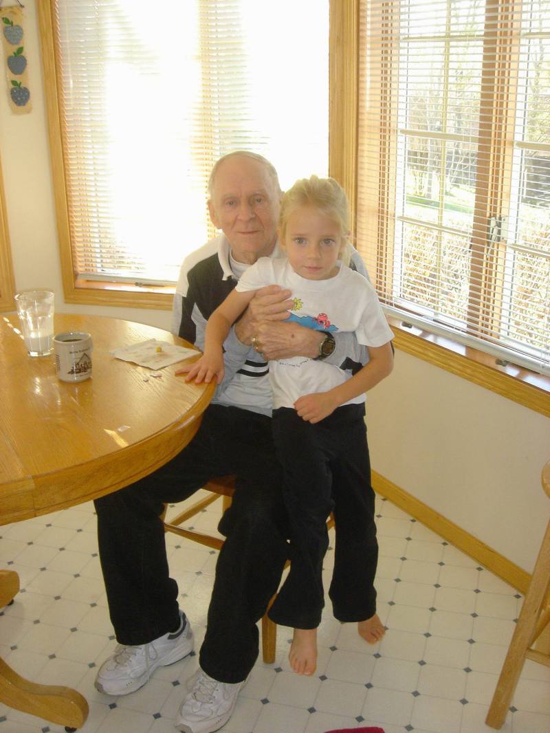 2005-11-06-06-Grandpa-Genna.JPG