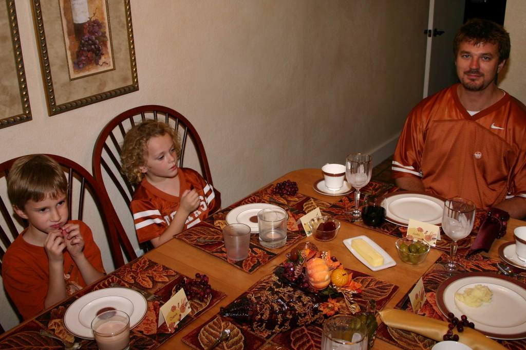 2005/11(Nov)/05(Family-Thanksgiving)/1024x768_2005-11-25-Thanksgiving-18.JPG