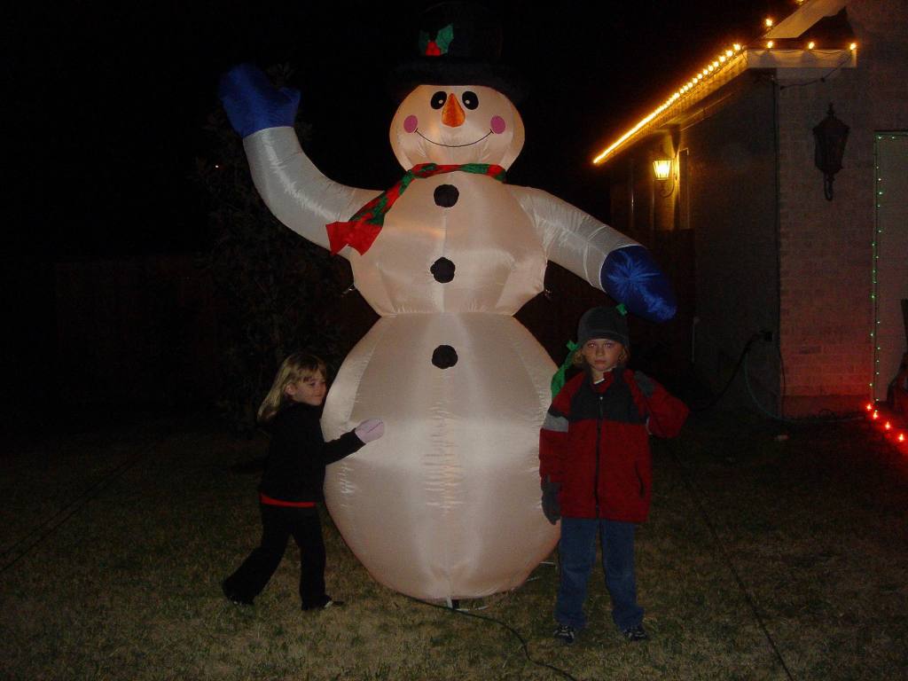 2005/12(Dec)/01(Christmas-Lights)/01(Justin-SteinerRanch)/1024x768_2005-12-04-01.JPG