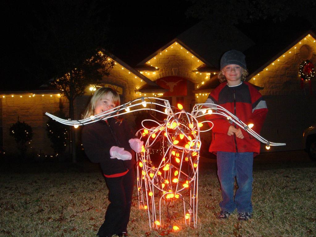 2005/12(Dec)/01(Christmas-Lights)/01(Justin-SteinerRanch)/1024x768_2005-12-04-16.JPG