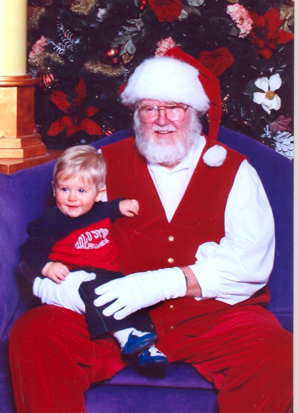 2005-12-21-Ian-Mall-Santa.jpg