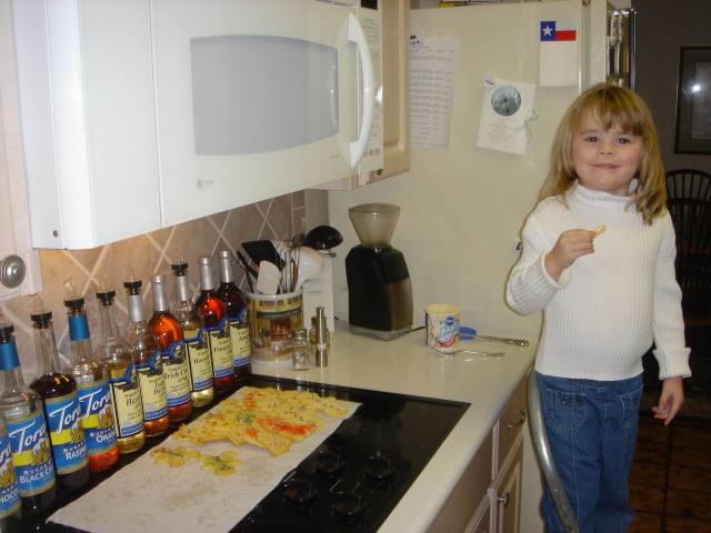 2005-12-07-Kyla-Cookies-2.JPG