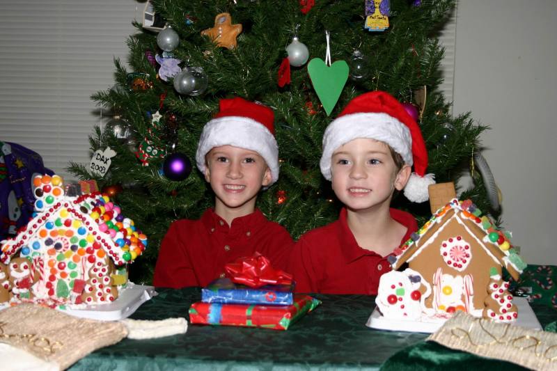 2005/12(Dec)/02(Grandkids-Misc)/800x600_2005-12-18-Xmas-Card.JPG