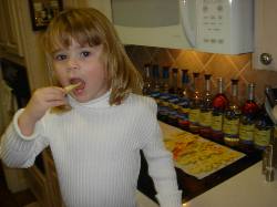 2005-12-07-Kyla-Cookies-1.JPG
