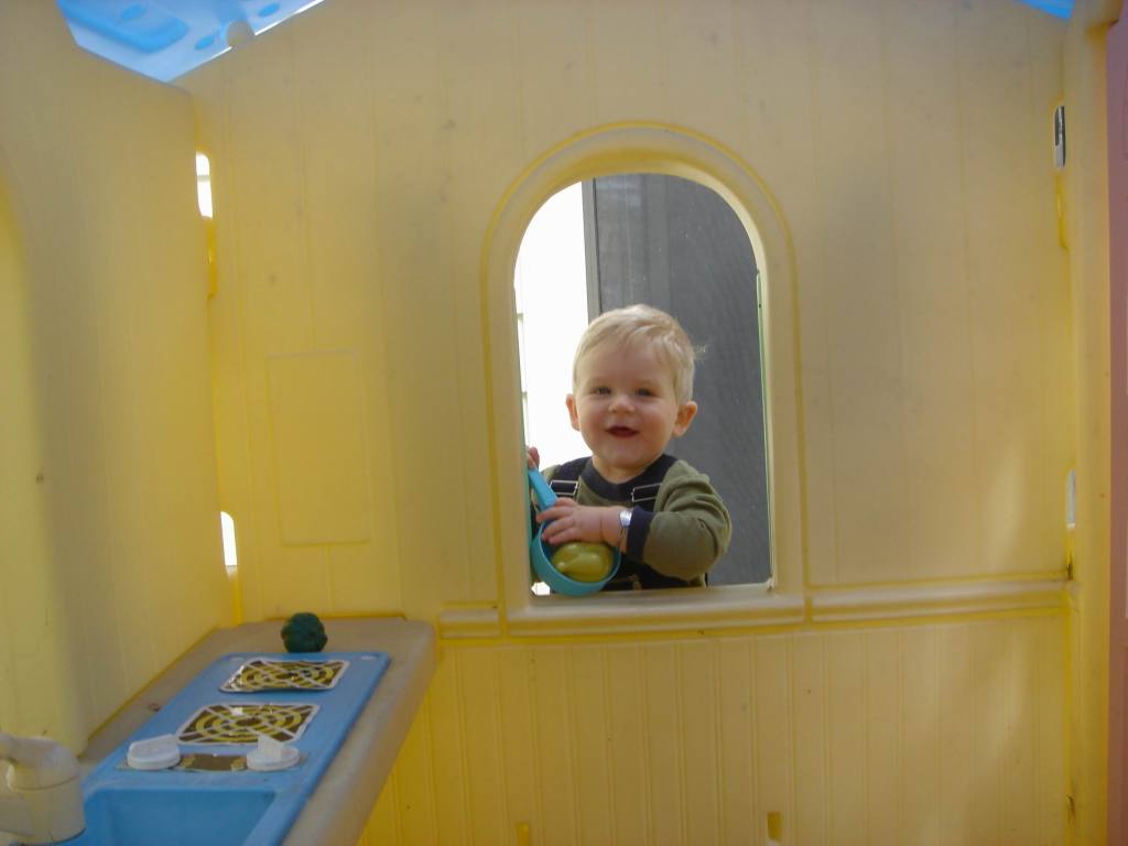 2006/01(Jan)/01(Misc)/1024x768_2006-01-20-21-Kyla-Ian.JPG