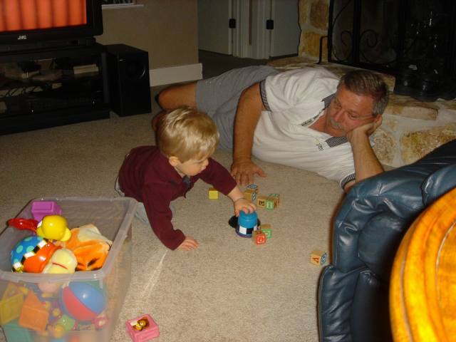 2006/01(Jan)/01(Misc)/640x480_2006-01-06-04-Ian.JPG