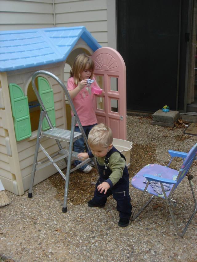 2006/01(Jan)/01(Misc)/640x480_2006-01-20-15-Kyla-Ian.JPG