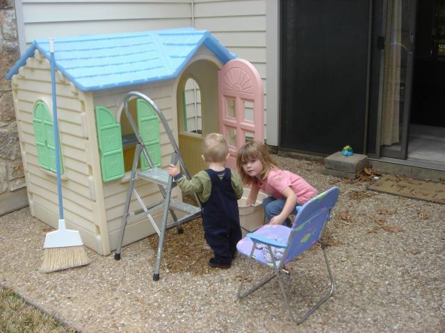 2006/01(Jan)/01(Misc)/640x480_2006-01-20-16-Kyla-Ian.JPG
