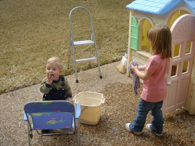 2006/01(Jan)/01(Misc)/640x480_2006-01-20-29-Kyla-Ian.JPG