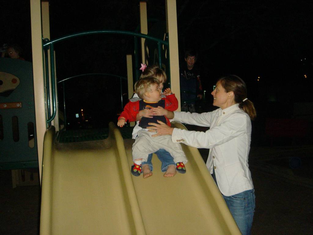 2006/01(Jan)/02(Justins-BD)/1024x768_2006-01-12-AE-Justins-33rdBD.JPG