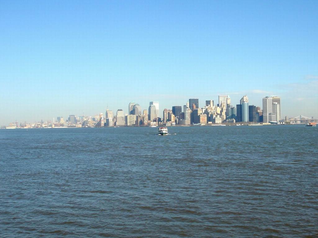 2006/01(Jan)/04(NYC)/1024x768_2006-01-28-17-Statue-Liberty-tour.JPG