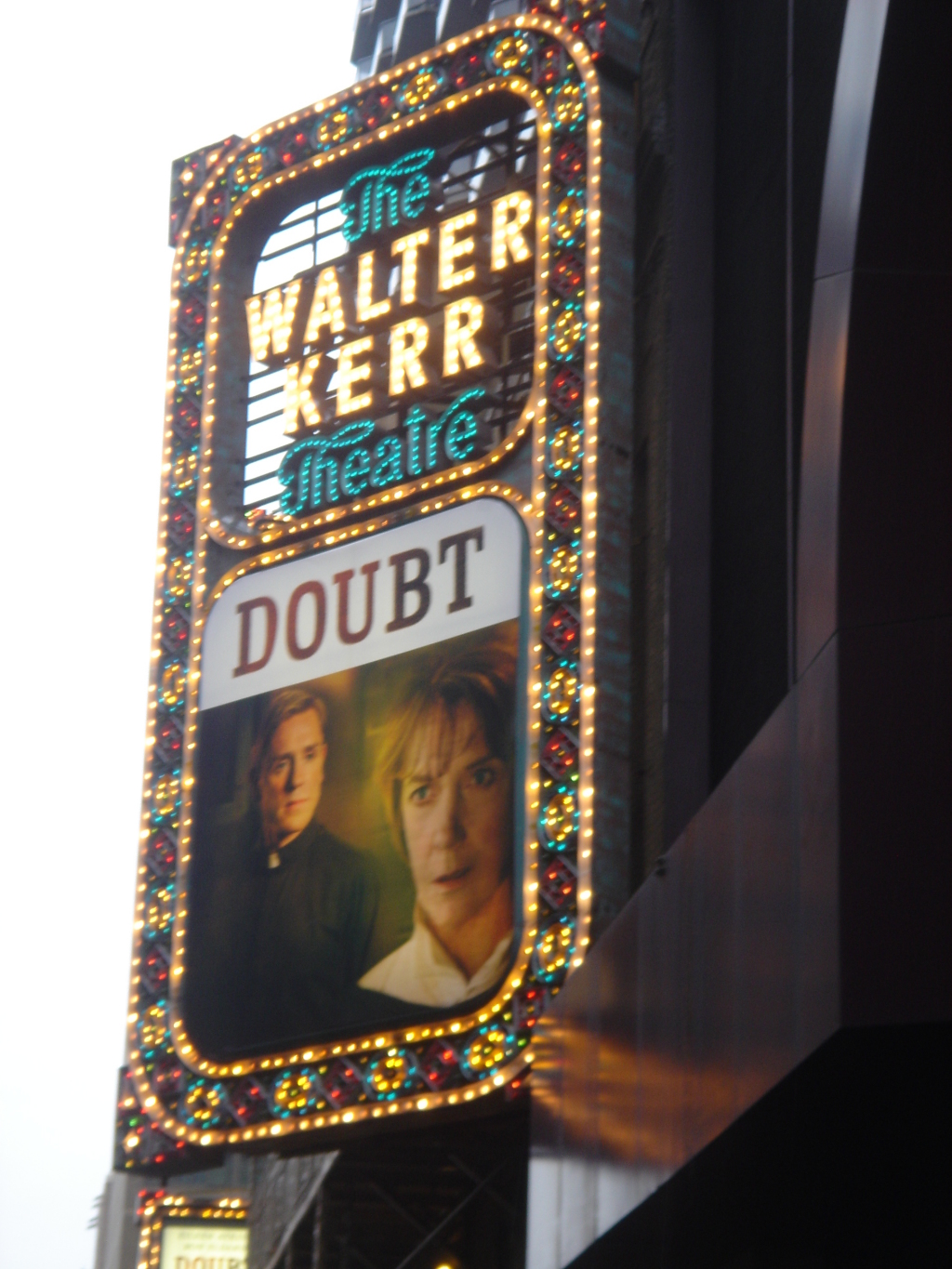 2006/01(Jan)/04(NYC)/1024x768_2006-01-29-01-Matinee-Play-Doubt.JPG