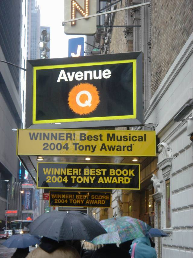 2006/01(Jan)/04(NYC)/640x480_2006-01-28-24-BroadwayMusical-AveQ.JPG