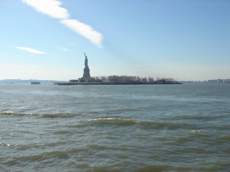 2006/01(Jan)/04(NYC)/800x600_2006-01-28-08-Statue-Liberty-tour.JPG