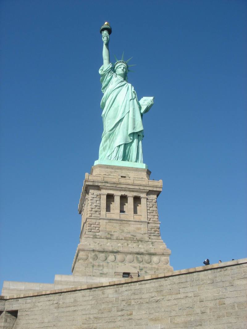 2006/01(Jan)/04(NYC)/800x600_2006-01-28-14-Statue-Liberty-tour.JPG