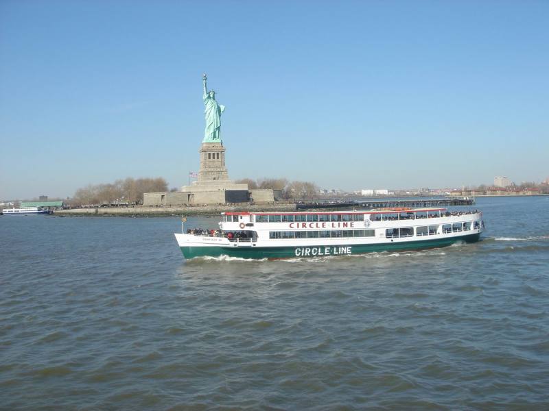 2006/01(Jan)/04(NYC)/800x600_2006-01-28-18-Statue-Liberty-tour.JPG