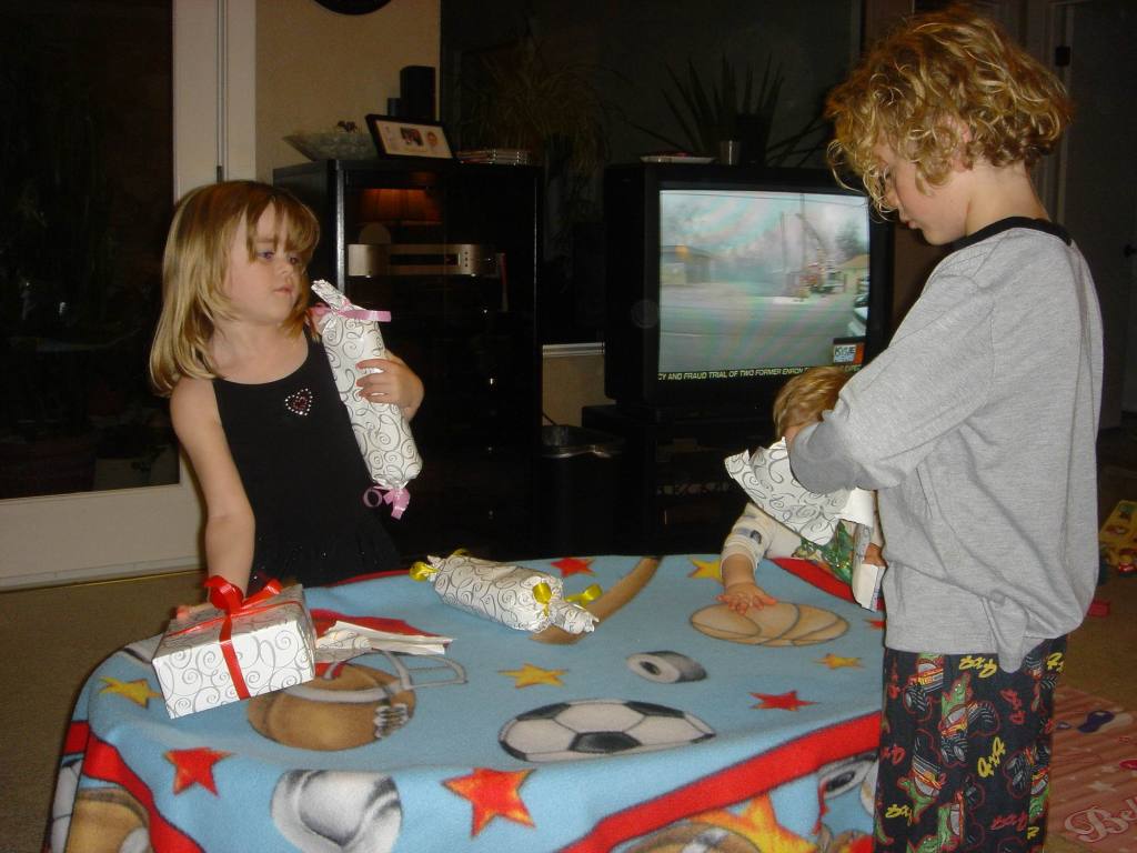 2006-02-10-Babysitting-Kylas4thBD-08.JPG