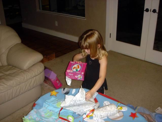2006-02-10-Babysitting-Kylas4thBD-11.JPG