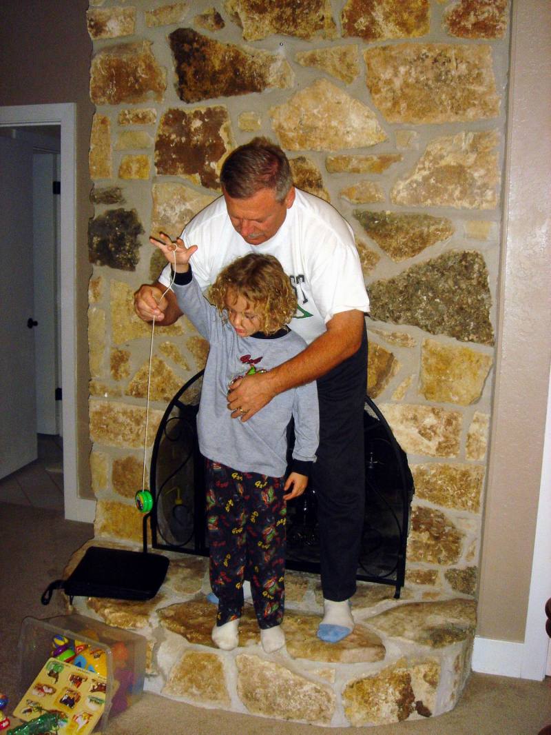 2006-02-10-Babysitting-Kylas4thBD-15.JPG