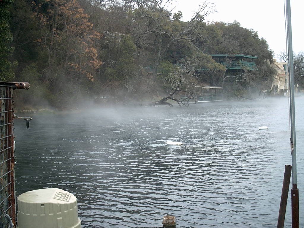 2006/02(Feb)/04(SCUBA-Aquarena-Springs)/1024x768_2006-02-19-02-Steaming-Springs.JPG