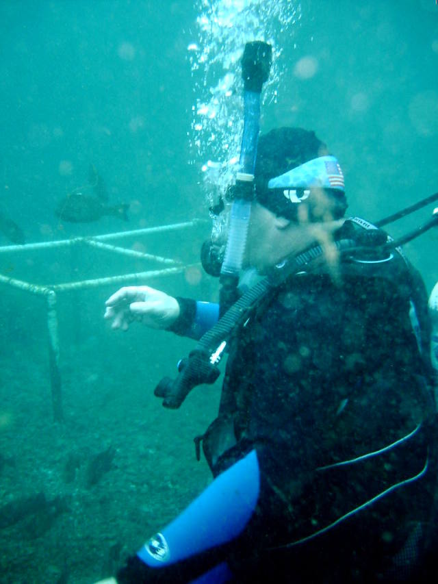 2006/02(Feb)/04(SCUBA-Aquarena-Springs)/640x480_2006-02-19-29-Jim.JPG