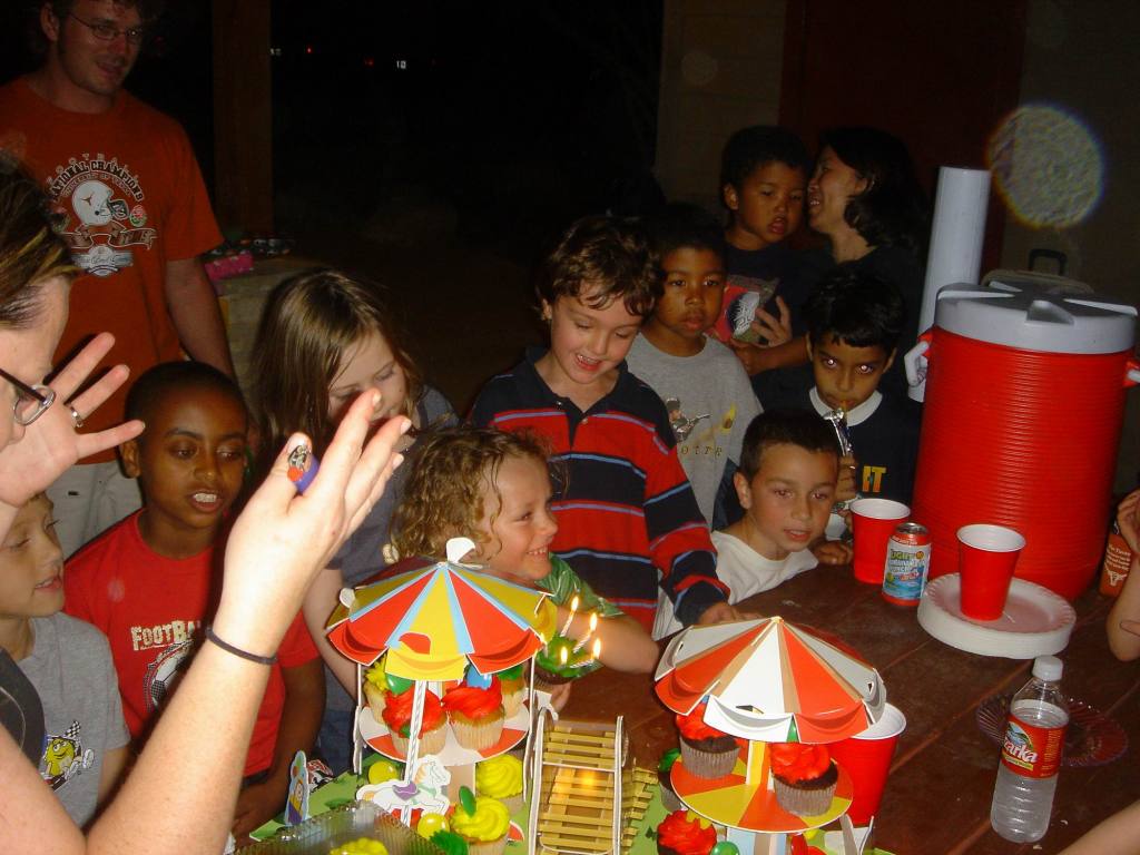 2006/03(Mar)/02(Vale-Kyla-Party)/1024x768_2006-03-03-26.JPG