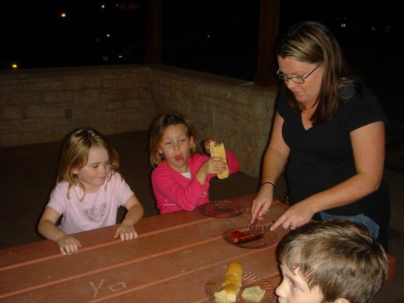 2006/03(Mar)/02(Vale-Kyla-Party)/800x600_2006-03-03-20.JPG