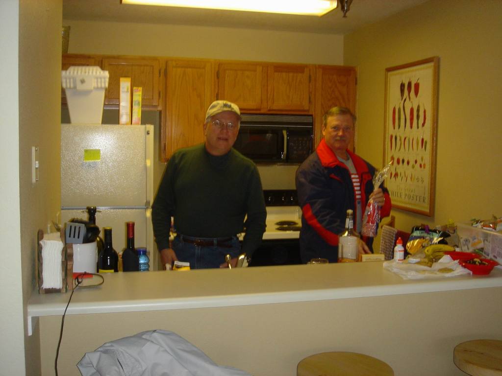 2006/03(Mar)/04(Colorado-Ski-Trip)/1024x768_2006-03-12-02-Mussatto-Condo-Frisco.jpg