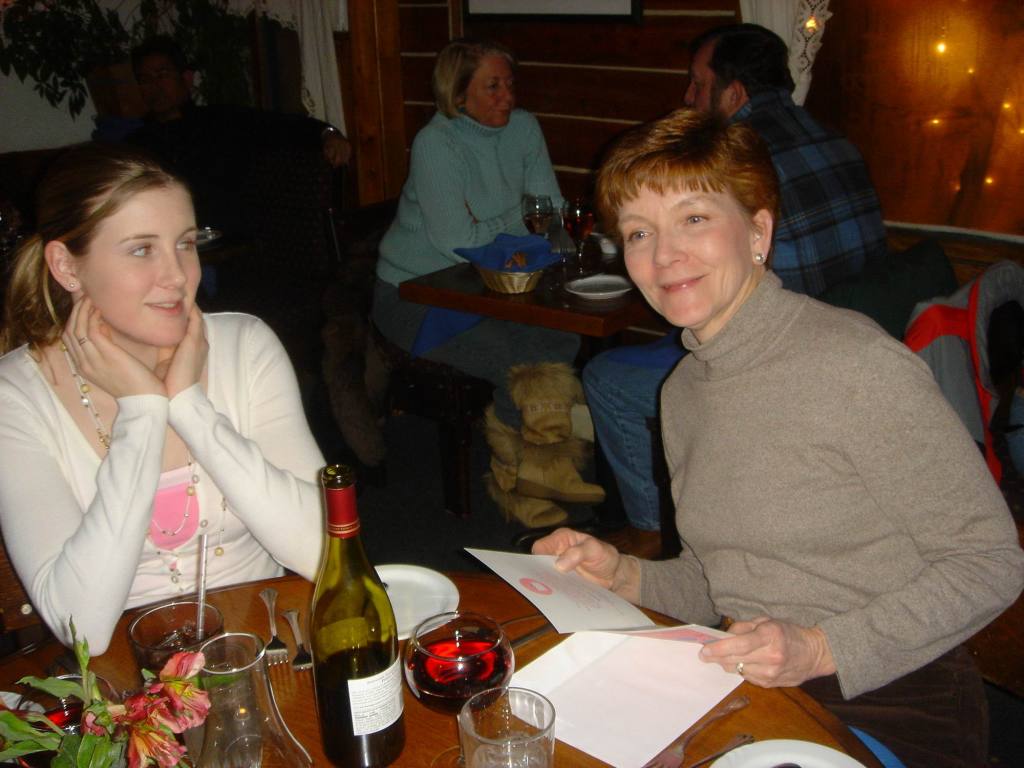 2006/03(Mar)/04(Colorado-Ski-Trip)/1024x768_2006-03-13-03-Cathie-BD-Dinner.jpg