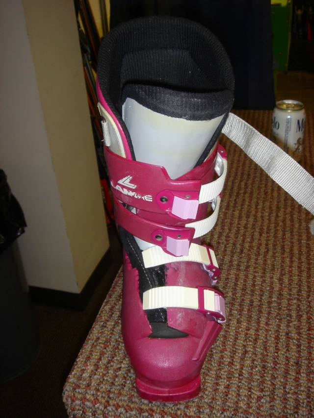 2006/03(Mar)/04(Colorado-Ski-Trip)/640x480_2006-03-12-05-Exploded-Ski-Boot.jpg