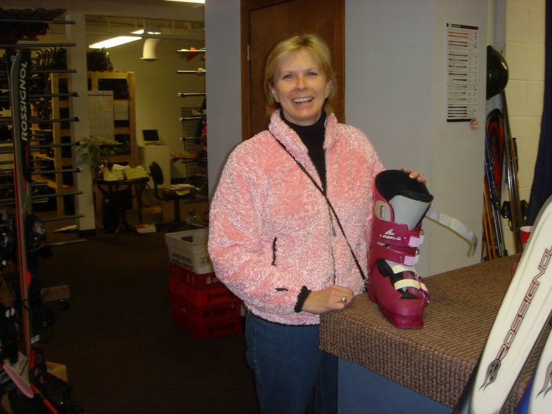 2006/03(Mar)/04(Colorado-Ski-Trip)/800x600_2006-03-12-03-Exploded-Ski-Boot.jpg